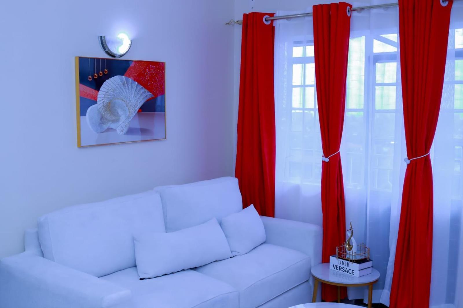 White House * Nairobi